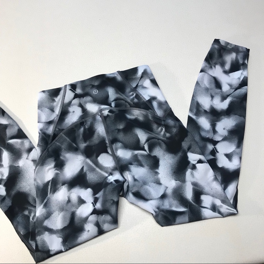 Lululemon Black and White Marble Capri Leggings-6